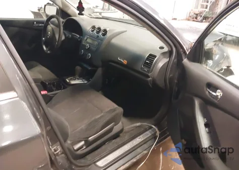 2010 Nissan Altima 2.5 S z USA, uszkodzony, nr VIN 1N4AL2AP9AN547989